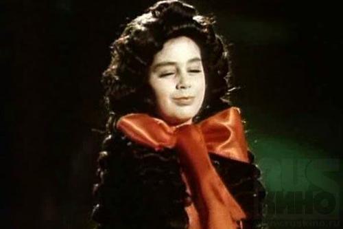 Проза жизни: Арлекино - агент КГБ, Электроник - дилер Автоваза, Алиса - биохимик Проза жизни: Арлекино - агент КГБ, Электроник - дилер Автоваза, Алиса - биохимик