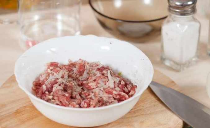 Сочный фарш для пельменей из свинины и курицы Вкусные