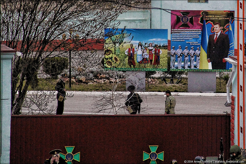 Жители Балаклавы выступили живым щитом между российскими и украинскими военными ...