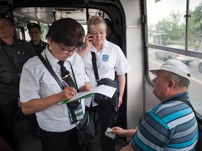 Контролер в электричке подошел к девочке. Прочитай, что придумала находчивая безбилетница! Контролер в электричке подошел к девочке. Прочитай, что придумала находчивая безбилетница!