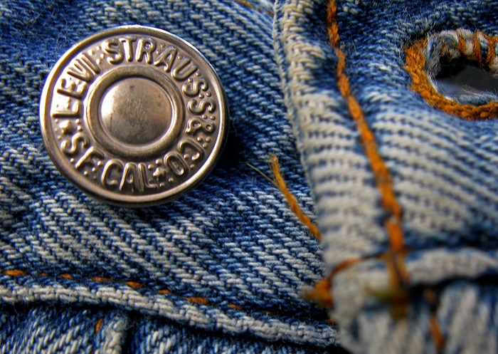 Эти нестареющие джинсы: штаны, которые должны были помочь разбогатеть старателям