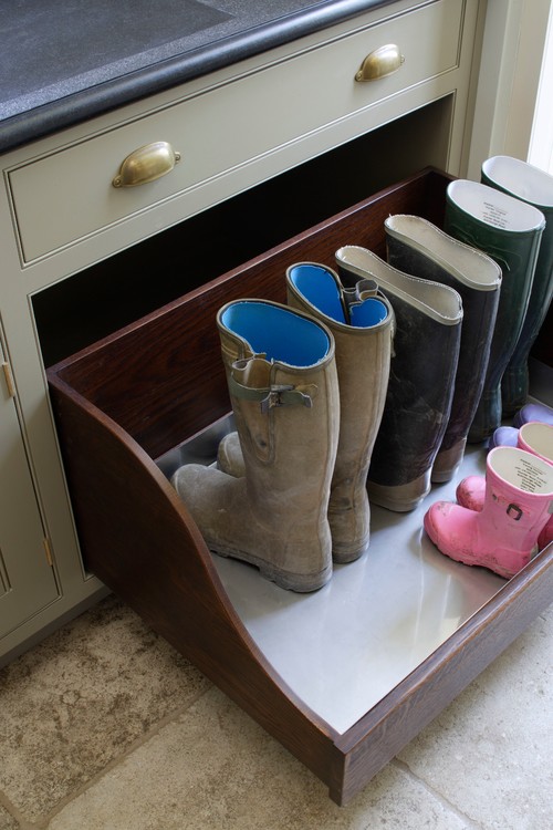 Проблема грязной обуви. Как организовать хранение обуви — идеи и варианты. Фото с сайта NewPix.ru
