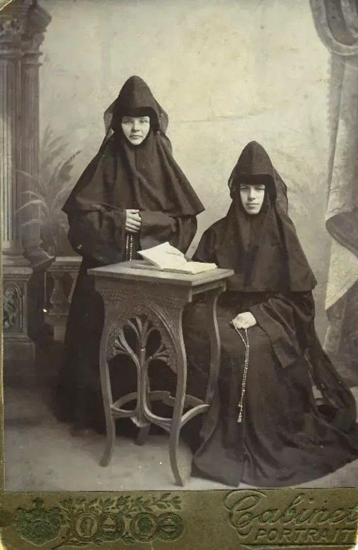 10 невероятных случаев массовой истерии 10 невероятных случаев массовой истерии