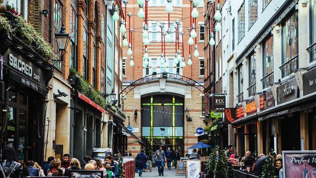 https://cdn.londonandpartners.com/asset/carnaby-ganton-street-6cf216f4b9fb68c55495992398176dbf.jpg