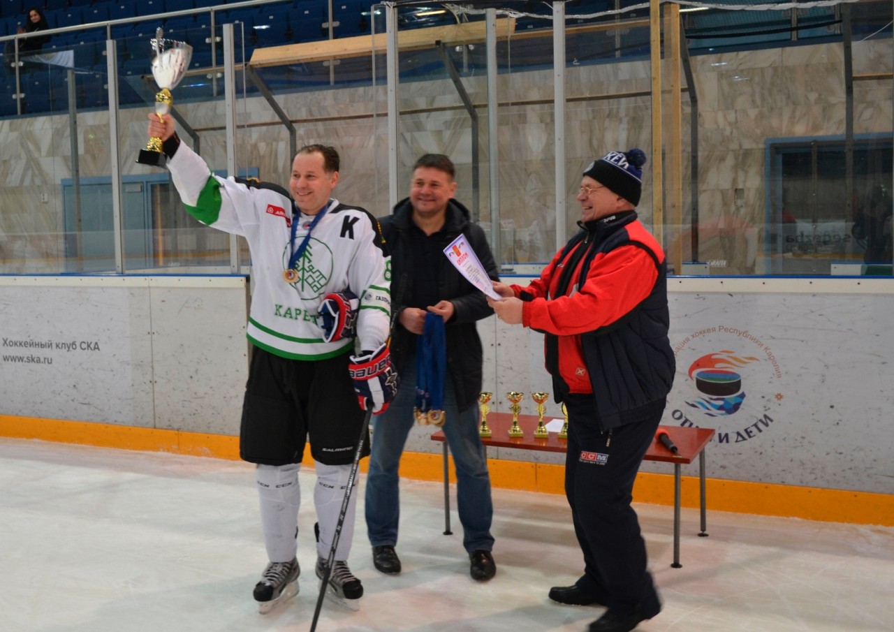 Команда «Карелия» выступит в финале Ночной хоккейной лиги в Сочи
