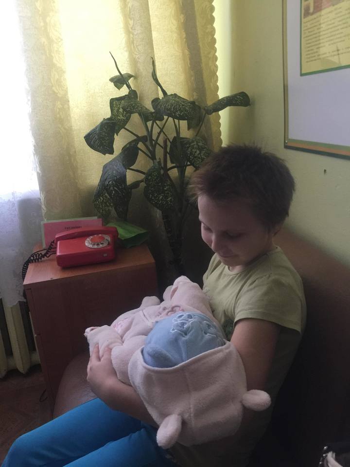 Спасший семью на пожаре мальчик-герой оказался в дикой ситуации Спасший семью на пожаре мальчик-герой оказался в дикой ситуации