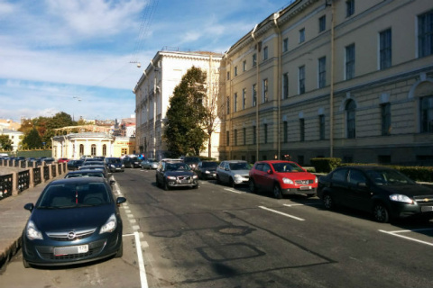 Десять минут на платной парковке без талона обойдутся в три тысячи рублей