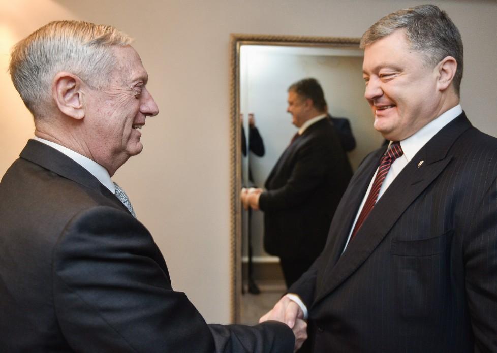Полумеры Запада для Петра Порошенко вызывают его агрессивность Полумеры Запада для Петра Порошенко вызывают его агрессивность