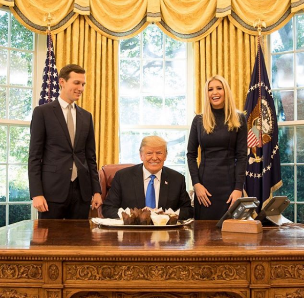 На контрасте с отцом: Какой пост может занять Иванка Трамп в ближайшем будущем? На контрасте с отцом: Какой пост может занять Иванка Трамп в ближайшем будущем?