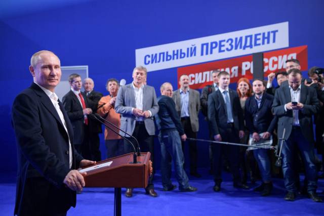 В Кремле рассказали о поздравивших Путина с победой на президентских выборах