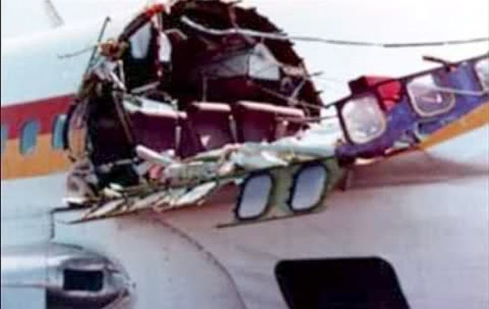 Невероятное приземление полуразрушенного самолета Рейс 243 Aloha Airlines