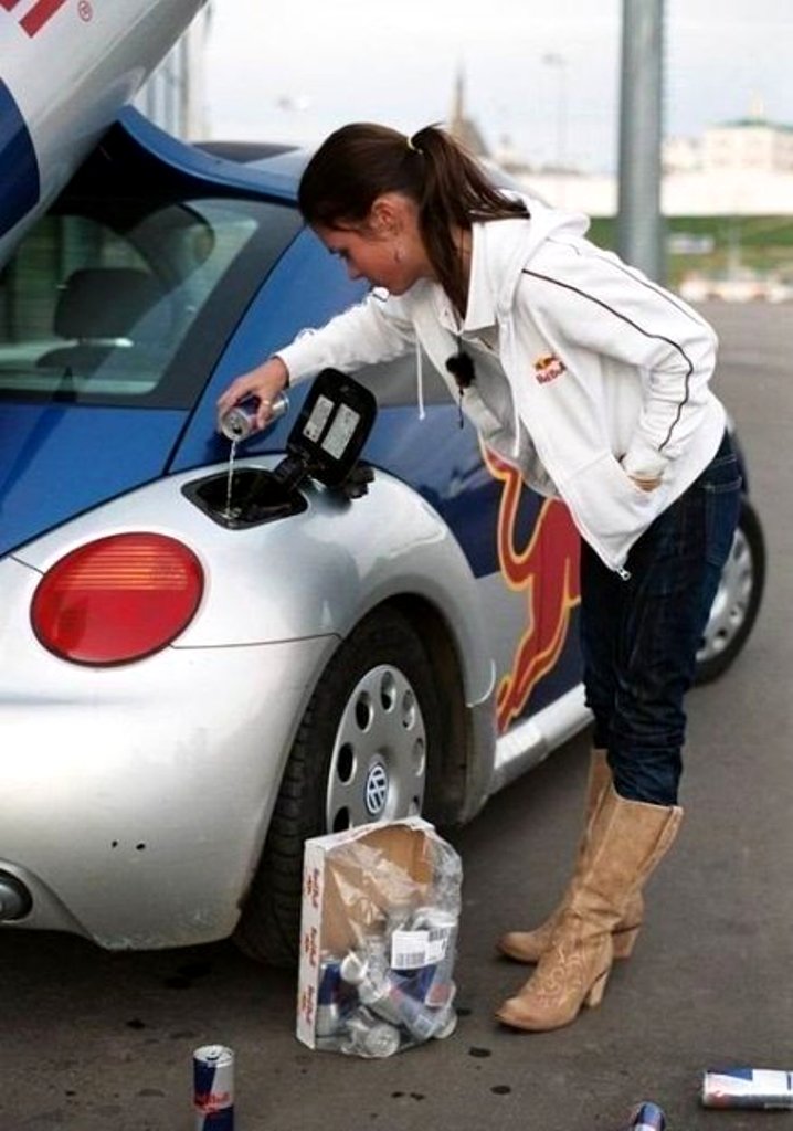 womens and cars-3