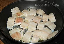 Рыба с рисом и брокколи - жарим рыбу