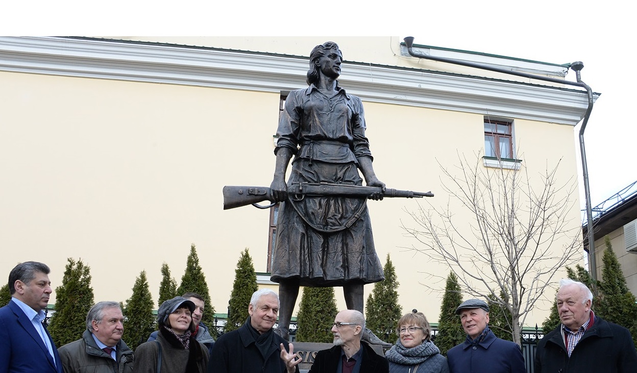 Русские женщины и во Франции били фашистов