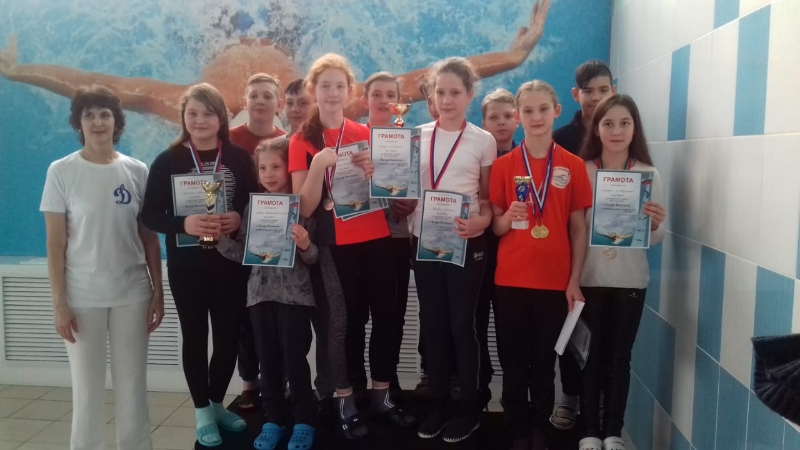 Елабужане приняли участие в ежегодных соревнованиях по плаванию «Лидер Закамья»