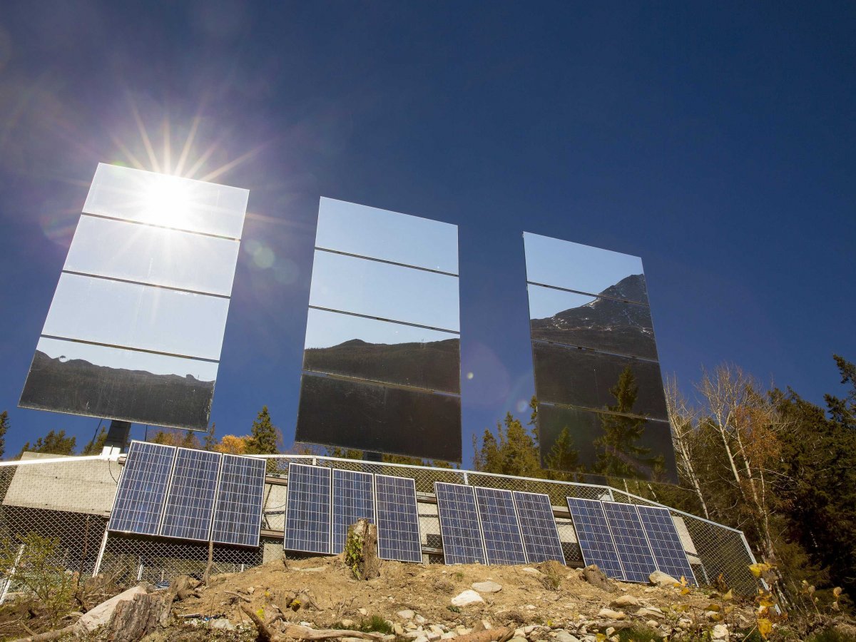 giant-mirrors-installed-on-a-norwegian-mountainside-will-be-used-for-the-first-time-to-bring-sunlight-to-the-town-of-rjukan-during-winter-rjukan-shaded-by-mountains-doesnt-receive-direct-sunlight-between-septemb