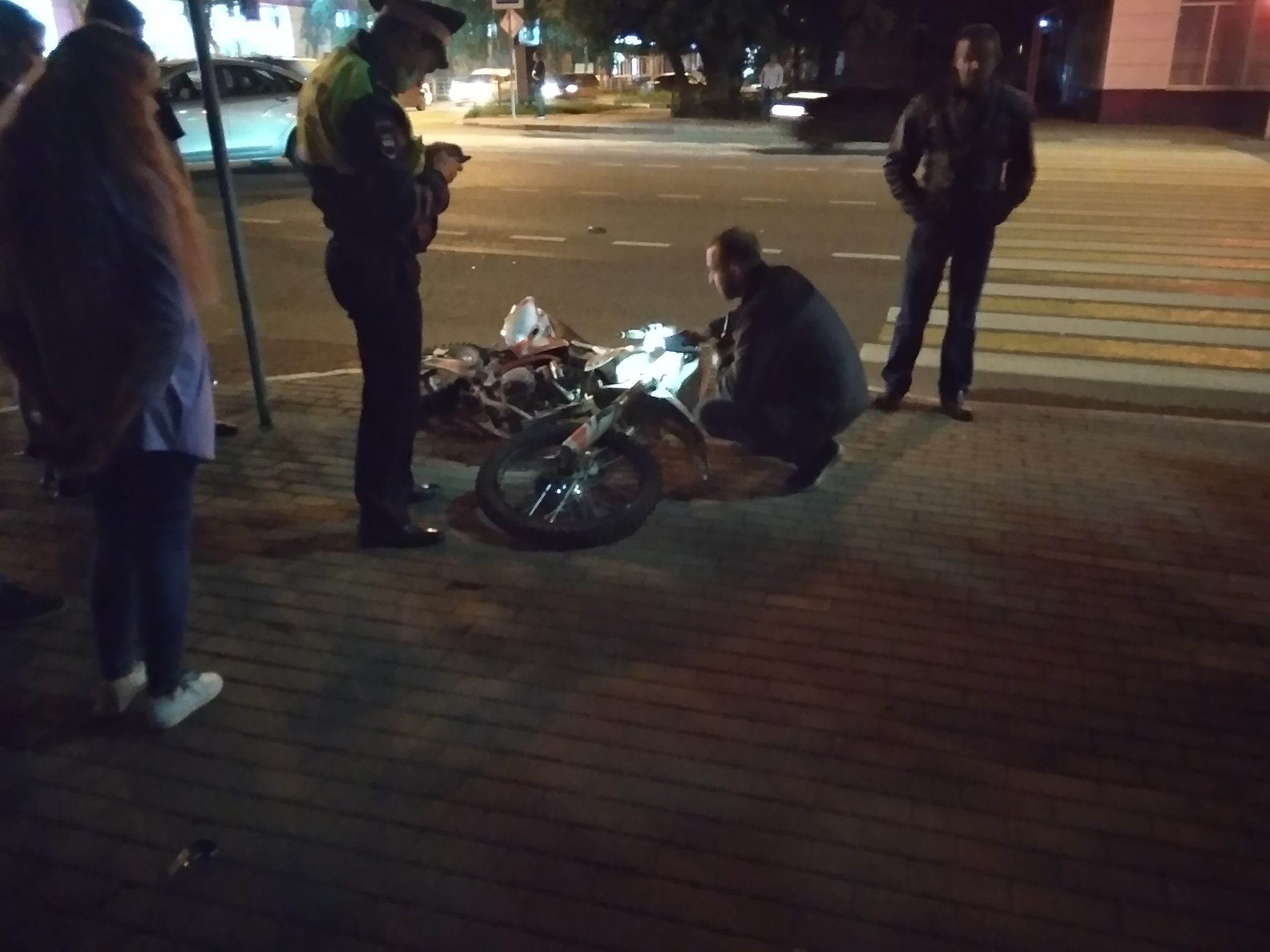 На перекрёстке в Твери «Лада» сбила мотоциклиста
