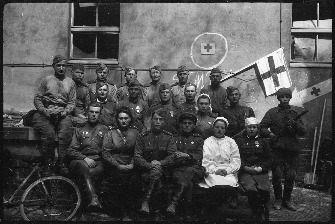 Военный фотограф Валерий Фаминский: 1943-45 гг Военный фотограф Валерий Фаминский: 1943-45 гг