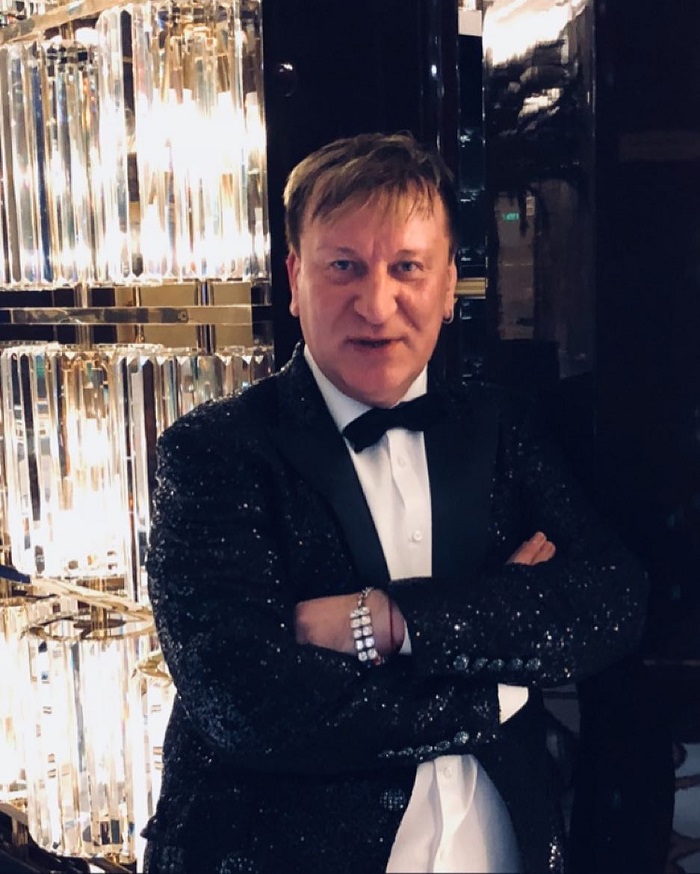 Сергей Пенкин с возрастом изменился настолько, что артиста узнают только по голосу Сергей Пенкин с возрастом изменился настолько, что артиста узнают только по голосу