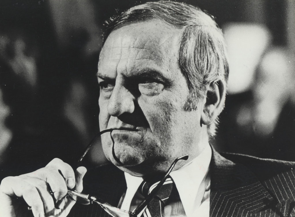 Lee Iacocca, Visionary Automaker Who Led Both Ford and Chrysler, Is Dead at  94 - The New York Times