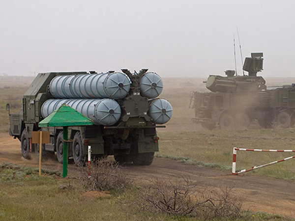 В Израиле признали неготовность нападать на российские С-300 в Сирии В Израиле признали неготовность нападать на российские С-300 в Сирии