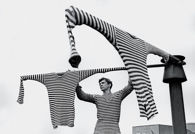 64 ГЕНИАЛЬНЫХ ФОТОГРАФИИ СОВЕТСКОЙ ЭПОХИ «Три тельняшки», 1968 год. Фото: Сергей Петрухин