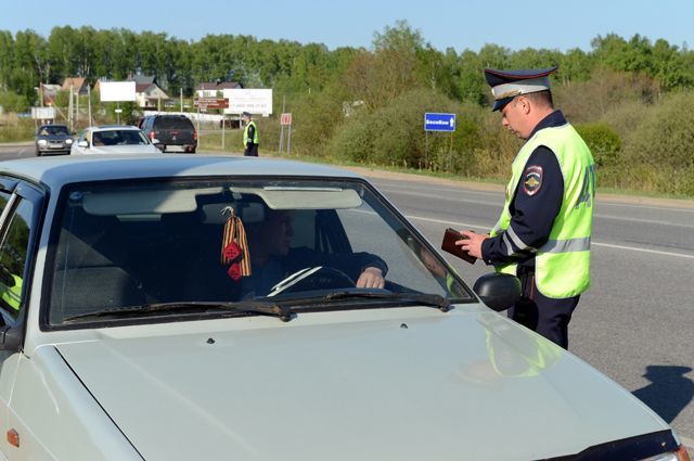 Законен ли штраф за предупреждение дальним светом?