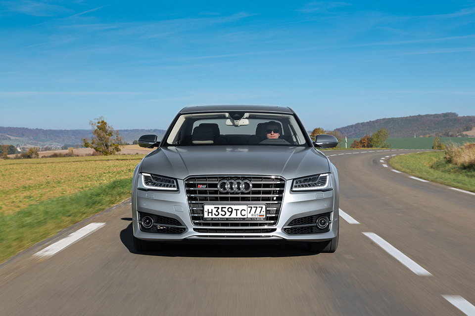 Тест Audi S8 Plus — представительского седана с максималкой 305 км/ч. Фото 2