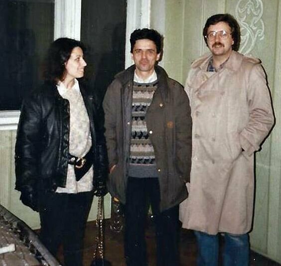 Как наряжались модники 90-х Как наряжались модники 90-х