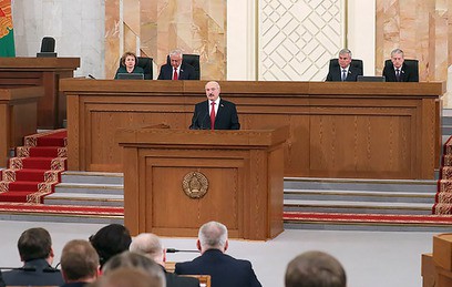 Лукашенко отверг возможность изменения конституции