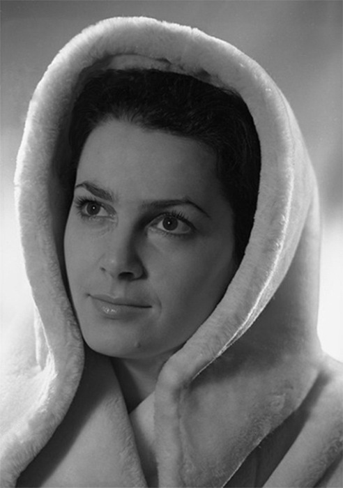 Замечательная актриса любима многими российскими зрителями. | Фото: kino24.su. Замечательная актриса любима многими российскими зрителями. | Фото: kino24.su.