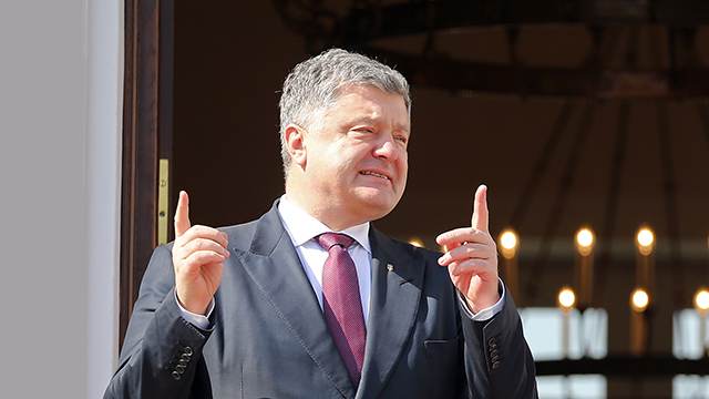 Рада поддержала обращение Порошенко о создании поместной церкви на Украине