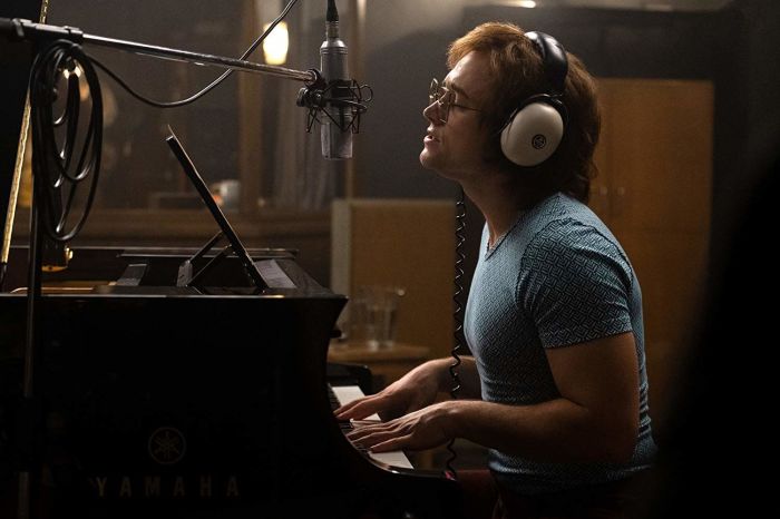Кадр из фильма «Рокетмен», 2019 год. / Фото: www.kinoafisha.info Кадр из фильма «Рокетмен», 2019 год. / Фото: www.kinoafisha.info