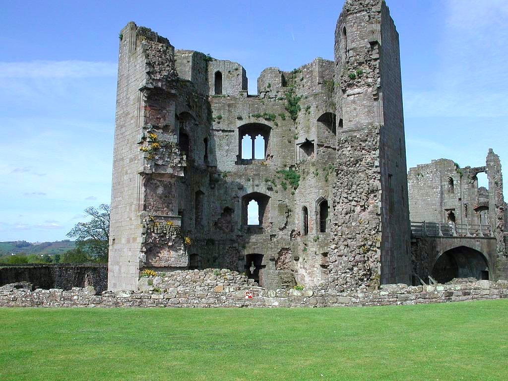 Замки Англии: Раглан (Raglan Castle)