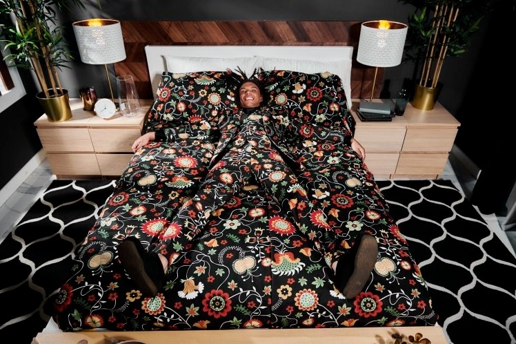 В тон диванам: Ikea представила линию костюмов из своих тканей В тон диванам: Ikea представила линию костюмов из своих тканей