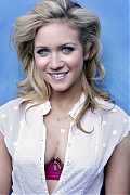 Бриттани Сноу (Brittany Snow) в фотосессии Лионеля Делюи (Lionel Deluy) для журнала Ocean Drive (февраль 2005)