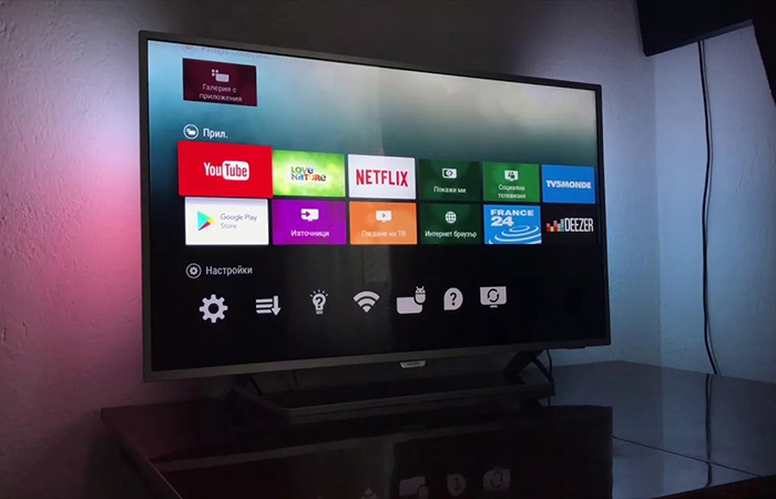 Современный телевизор слишком сложный./ Фото: youtube.com Современный телевизор слишком сложный./ Фото: youtube.com