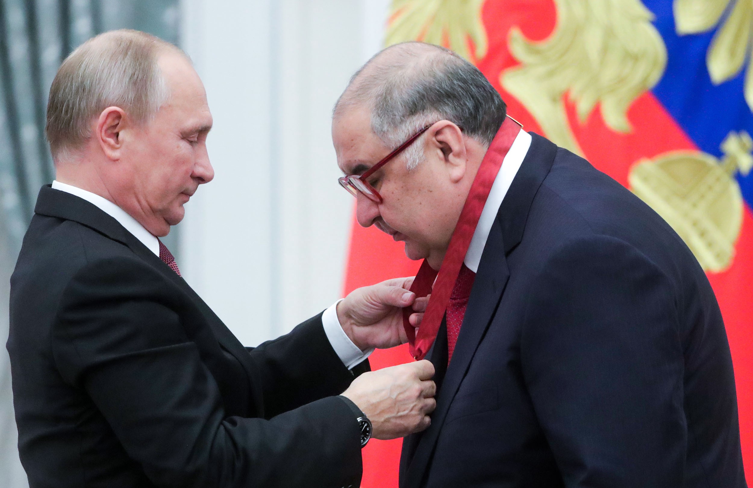 Награжденцы: по количеству орденов путинское окружение обставило Политбюро