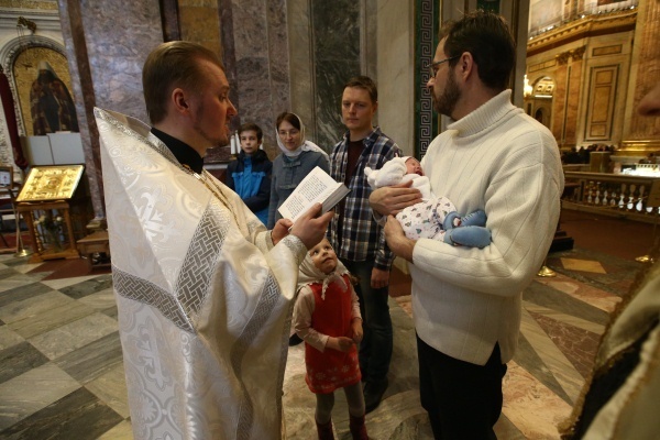 РПЦ изменила правила крещения