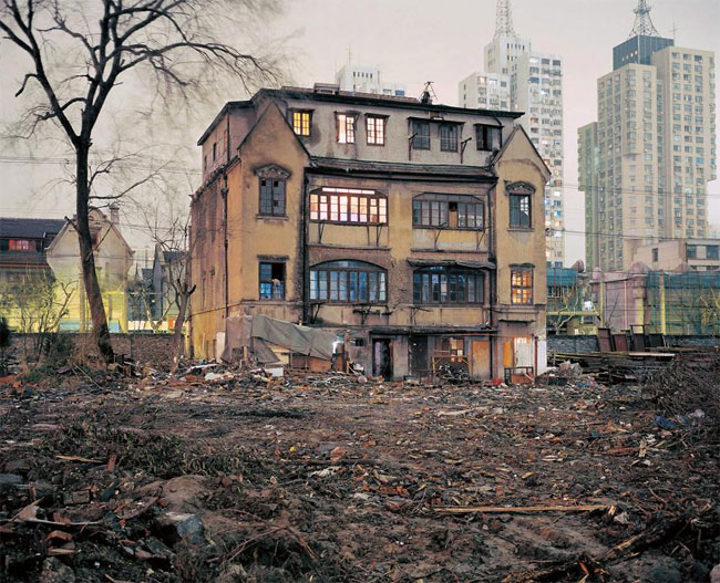 8 фото старого Шанхая, который разрушается на глазах