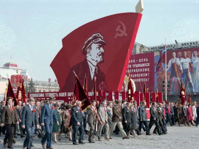Шедевры советского плаката: мир, труд, май