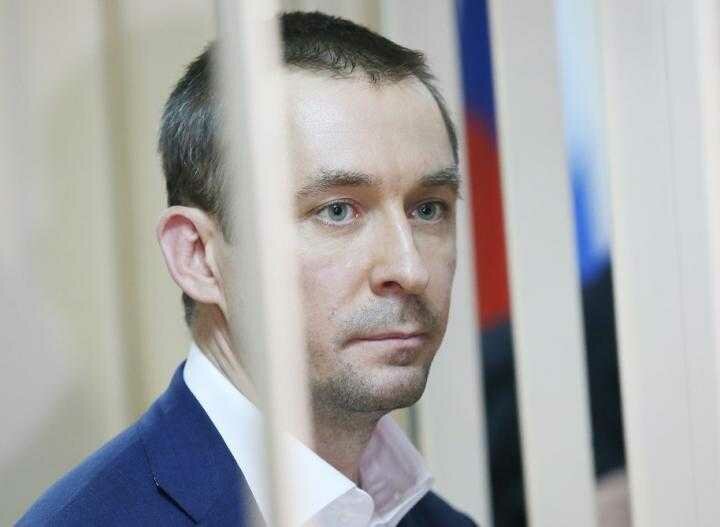 Полковник Захарченко вывел из России одну двадцатую бюджета всей России