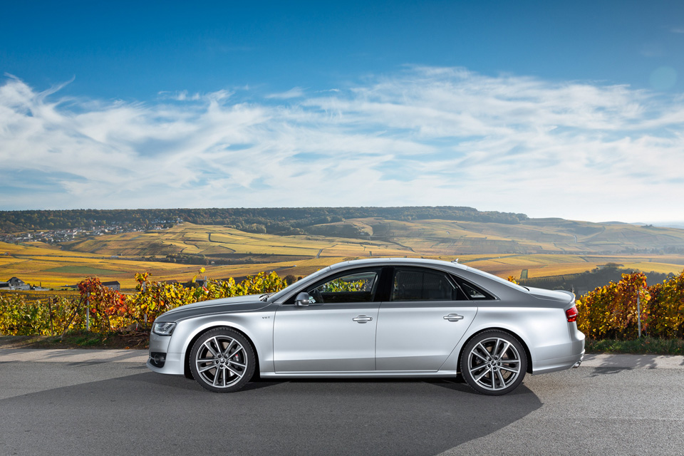 Тест Audi S8 Plus — представительского седана с максималкой 305 км/ч. Фото 3