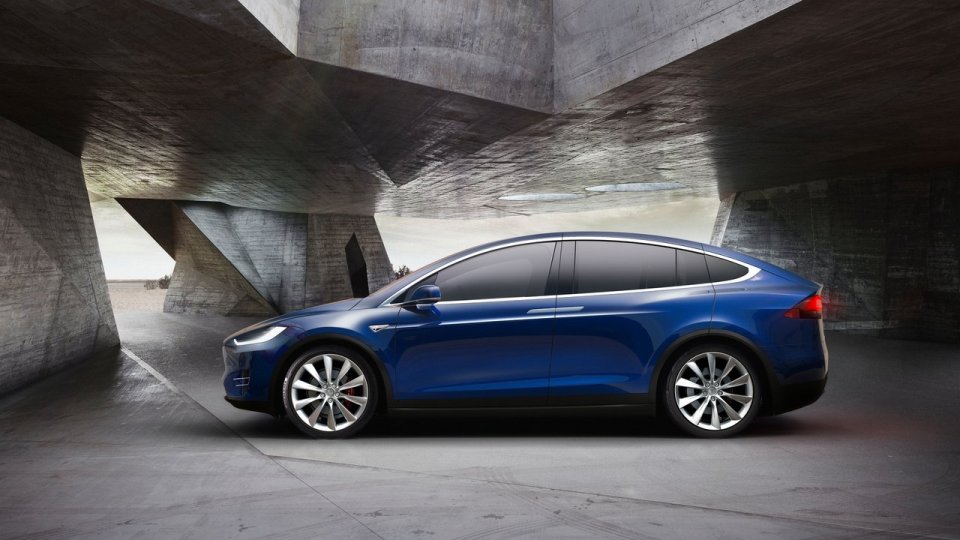 Tesla отзовет свыше 50 тысяч электрокаров из-за дефекта «ручника»