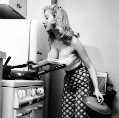 24 соблазнительных снимка икон стиля XX века 24 соблазнительных снимка икон стиля XX века