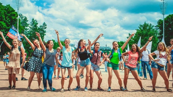 Украина начинает всерьез "обрабатывать" молодежь из ЛДНР
