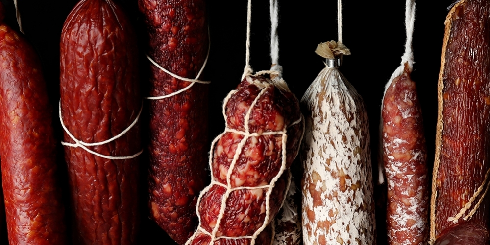 Россиян предупредили об опасных добавках в мясной продукции