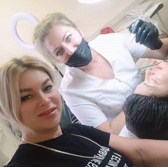 Женщина решила сделать популярную процедуру — татуаж губ. Вот что из этого получилось! Женщина решила сделать популярную процедуру — татуаж губ. Вот что из этого получилось!