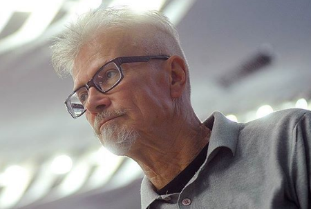 Мне их не жалко. Я бы у них все отобрал. Эдуард Лимонов Мне их не жалко. Я бы у них все отобрал. Эдуард Лимонов