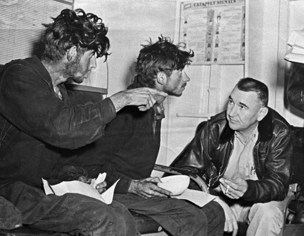 Как в 1960-м году американский авианосец спас советских «робинзонов» Как в 1960-м году американский авианосец спас советских «робинзонов»